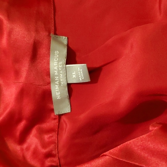 Neiman Marcus Intimates Red Silk Long Sleeve Pajamas, Button Down XL - Picture 6 of 7